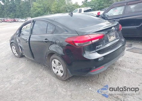 2017 Kia Forte Lx z USA, uszkodzony, nr VIN 3KPFK4A76HE048581
